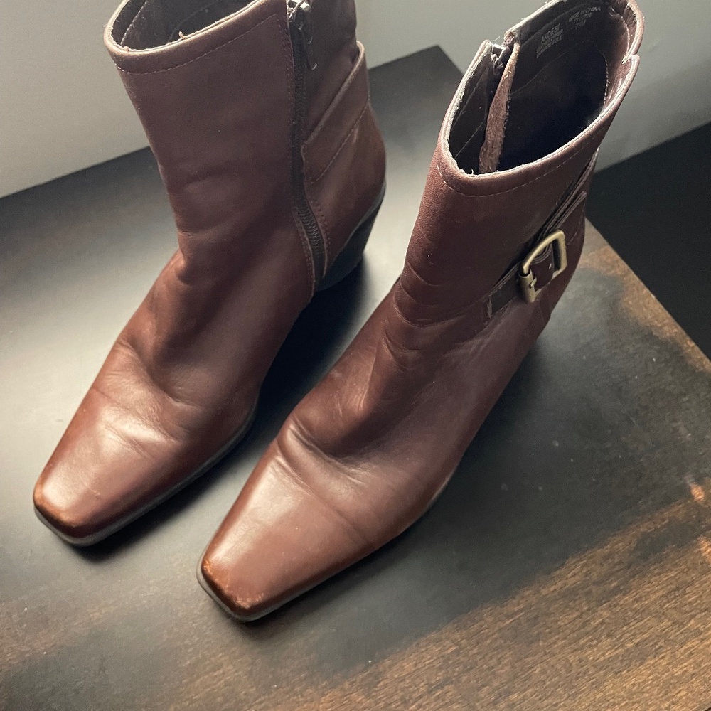 Casual wedge heel bootie